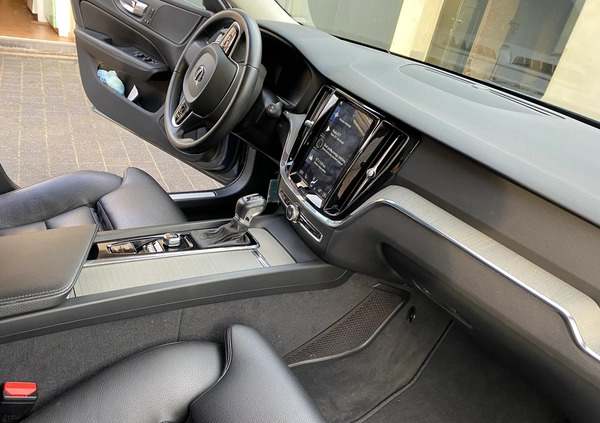 Volvo V60 cena 123000 przebieg: 80700, rok produkcji 2019 z Mikstat małe 46